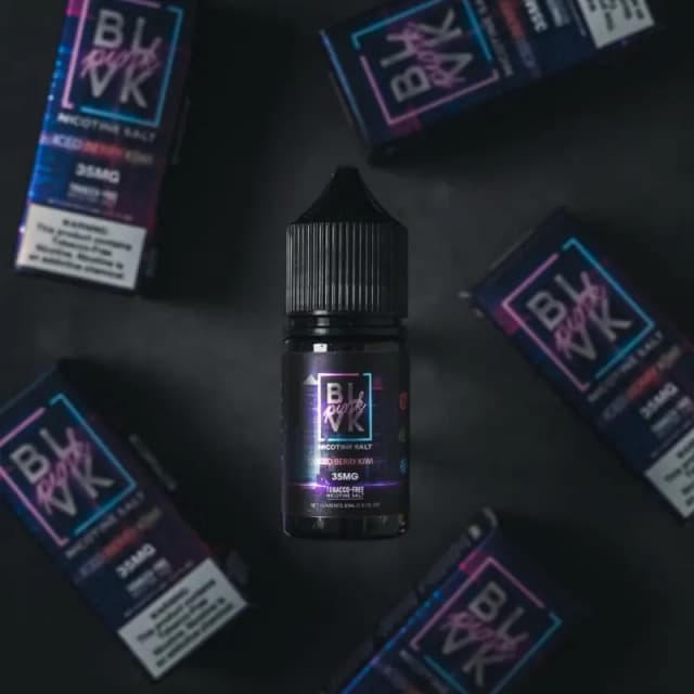 Iced berry kiwi by BLVK PINK 30ml bottle